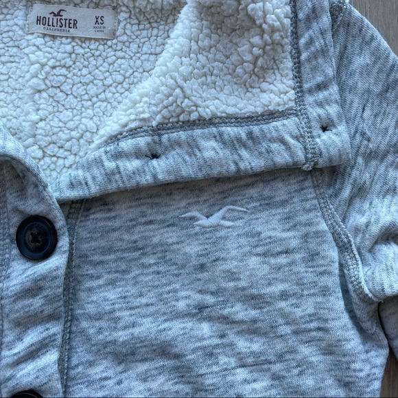 Sherpa Lined Heather Grey Jacket with Brown Buttons - Picture 6 of 7